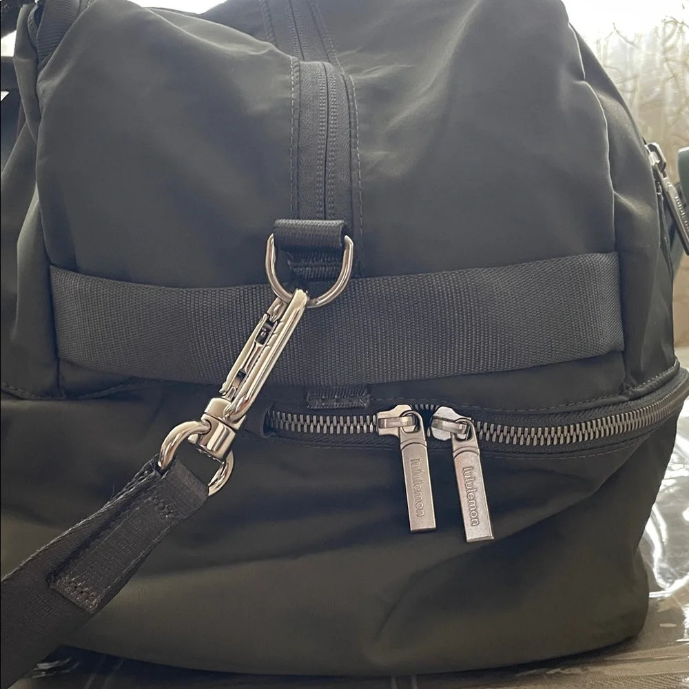 lululemon athletica Olive Green Duffel Bag - Picture 3 of 16